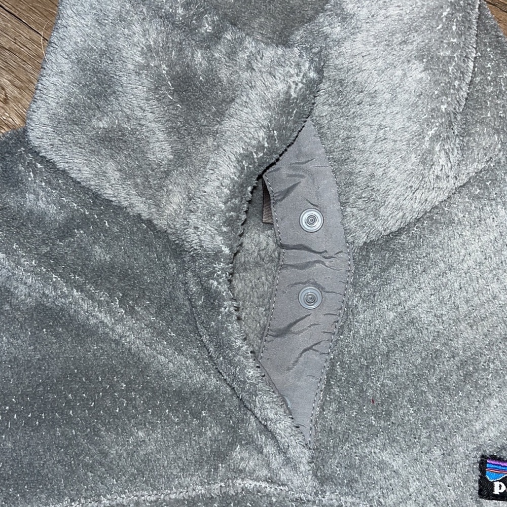 Patagonia button up - Picture 3 of 4